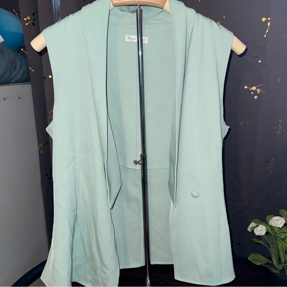 Light Green Sleeveless Vest